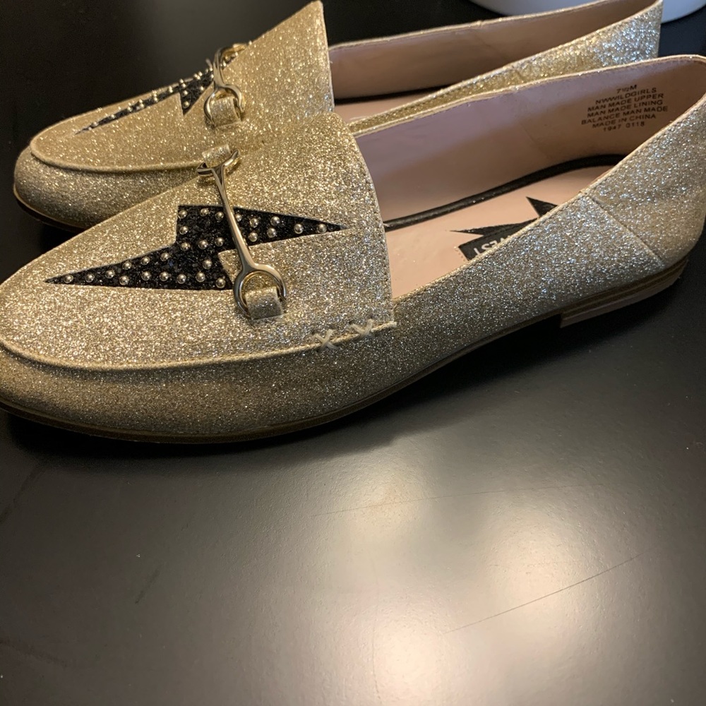 Nine West gold flats